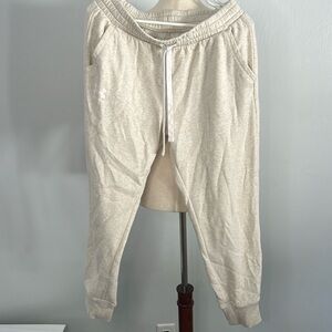 Under Armor oatmeal heather sweats. Loose - Sz LGT Barely worn